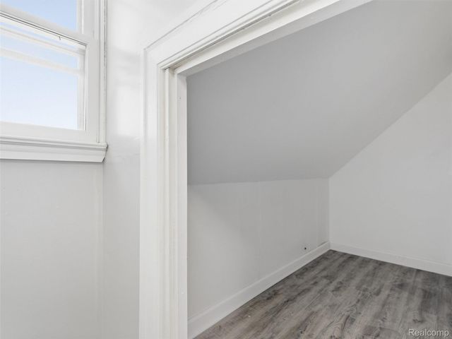 25 Lincoln Street, Pontiac, MI 48341