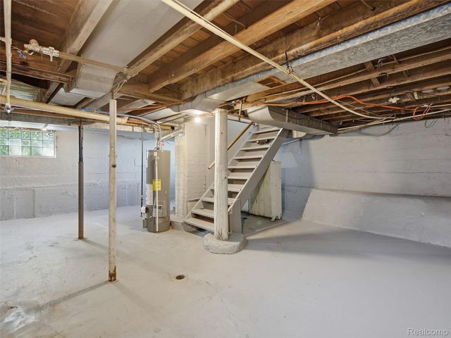 25 Lincoln Street, Pontiac, MI 48341