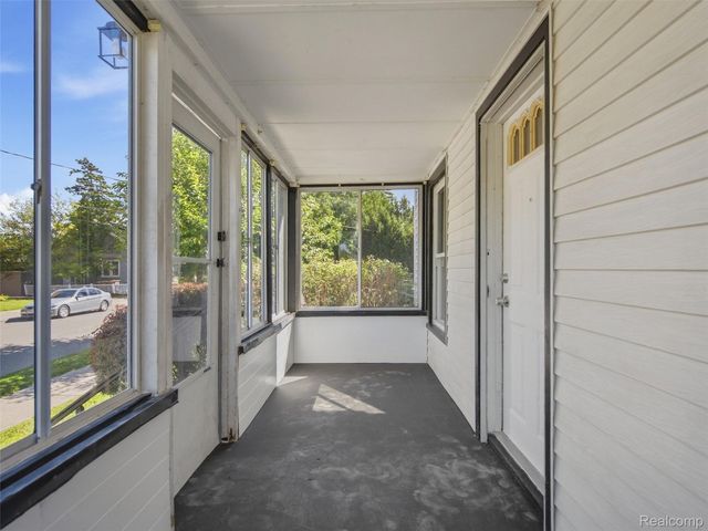 25 Lincoln Street, Pontiac, MI 48341