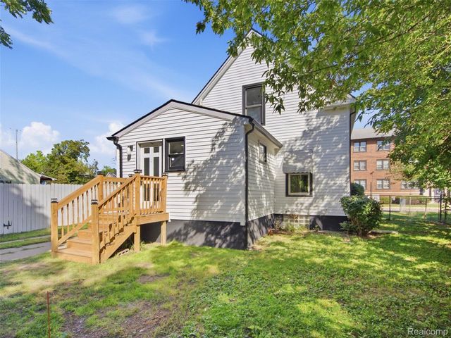 25 Lincoln Street, Pontiac, MI 48341