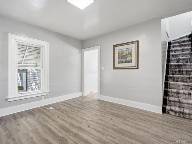 25 Lincoln Street, Pontiac, MI 48341
