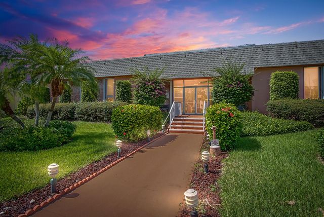 1181 Carlton Court 106, Fort Pierce, FL 34949