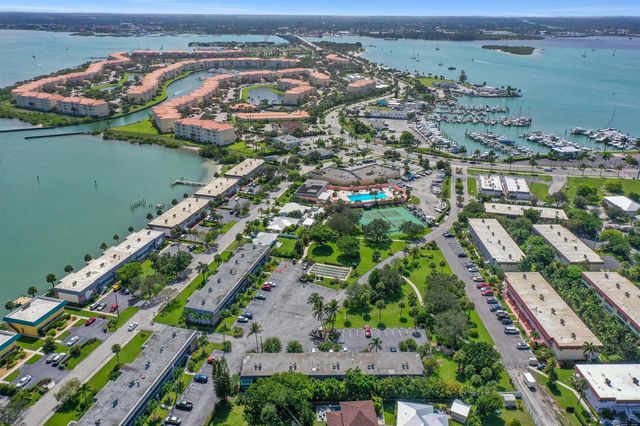 1181 Carlton Court 106, Fort Pierce, FL 34949