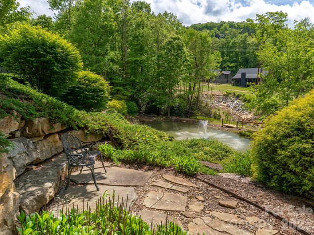11 Crockett Ridge Road, Black Mountain, NC 28711