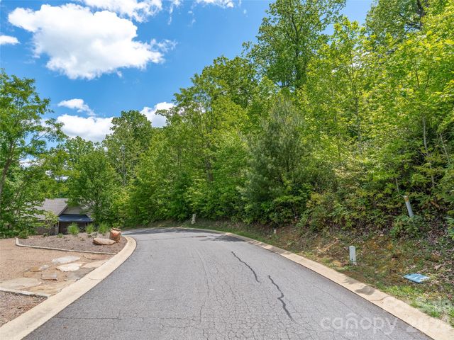 11 Crockett Ridge Road, Black Mountain, NC 28711