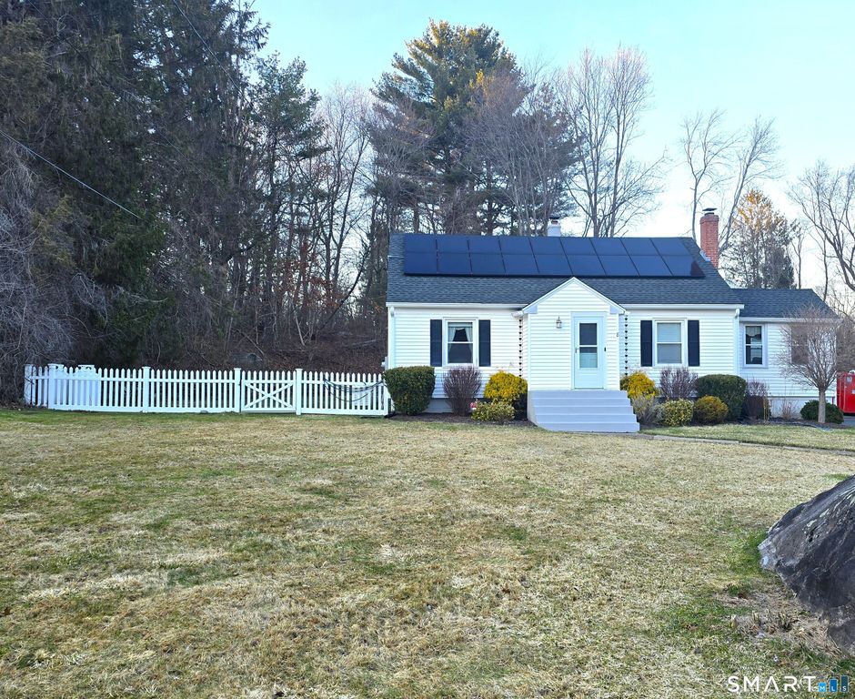 8 North Higgins Street, Plymouth, CT 06786