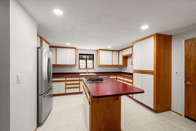 6251 Baywood Ct, Foresthill, CA 95631