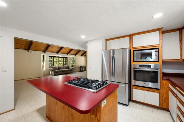 6251 Baywood Ct, Foresthill, CA 95631