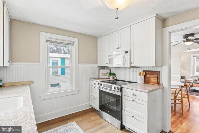 7 S GEORGE ST, Mechanicsburg, PA 17055