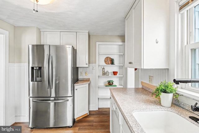 7 S GEORGE ST, Mechanicsburg, PA 17055