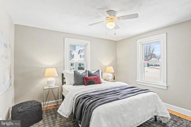 7 S GEORGE ST, Mechanicsburg, PA 17055