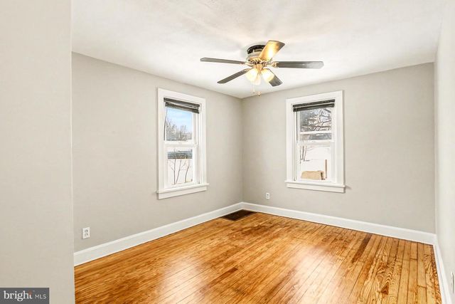 7 S GEORGE ST, Mechanicsburg, PA 17055