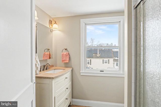 7 S GEORGE ST, Mechanicsburg, PA 17055