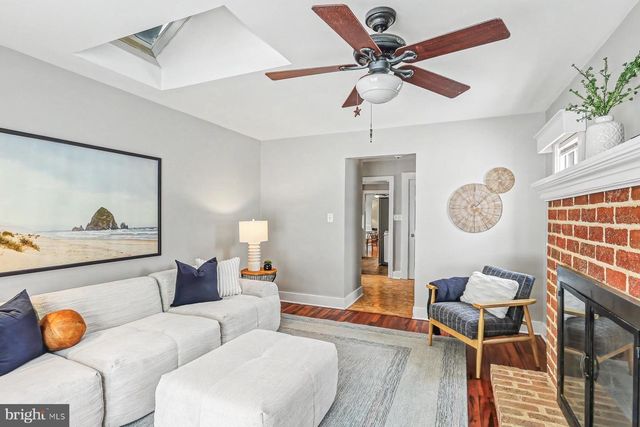 7 S GEORGE ST, Mechanicsburg, PA 17055