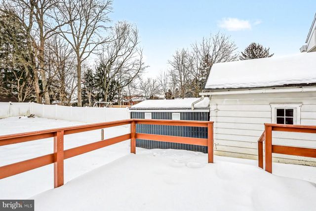 7 S GEORGE ST, Mechanicsburg, PA 17055