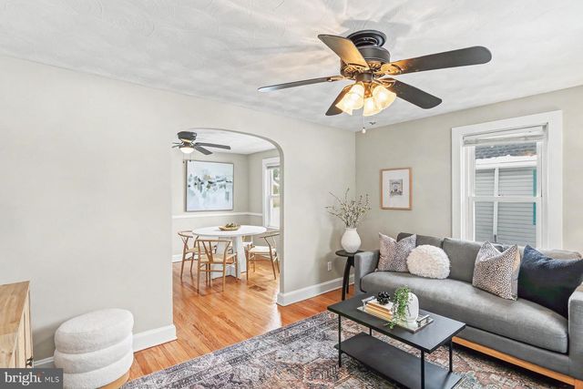 7 S GEORGE ST, Mechanicsburg, PA 17055