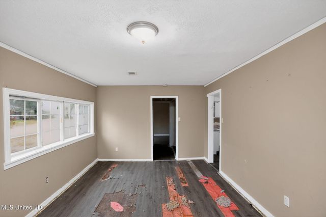 2815 Tara Road, Jackson, MS 39212