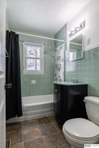 7420 S 72nd Street, La Vista, NE 68128