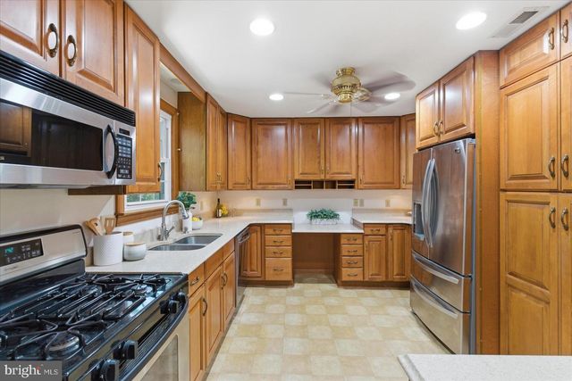 13904 BLENHEIM RD N, Phoenix, MD 21131
