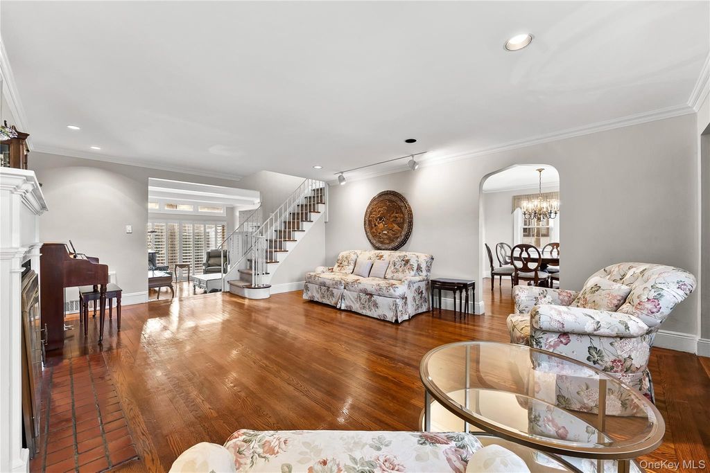 43-24 Morgan Street, Little Neck, NY 11363 — photo 4