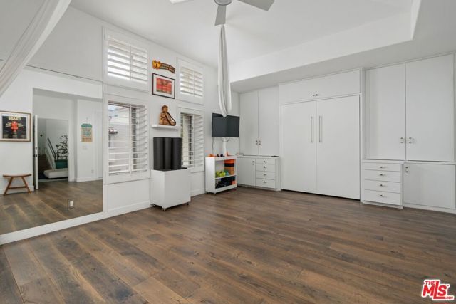 6435 Zumirez Drive 10, Malibu, CA 90265