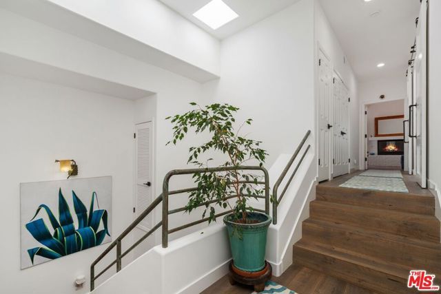 6435 Zumirez Drive 10, Malibu, CA 90265