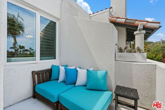 6435 Zumirez Drive 10, Malibu, CA 90265