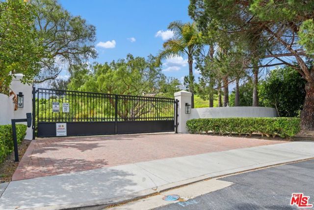 6435 Zumirez Drive 10, Malibu, CA 90265