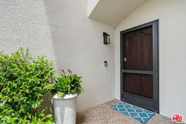 6435 Zumirez Drive 10, Malibu, CA 90265