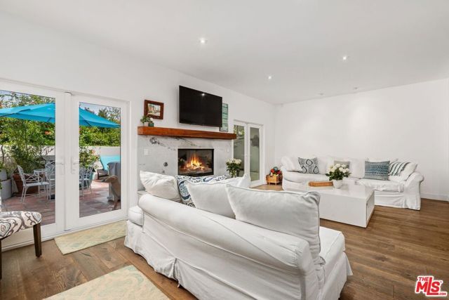 6435 Zumirez Drive 10, Malibu, CA 90265