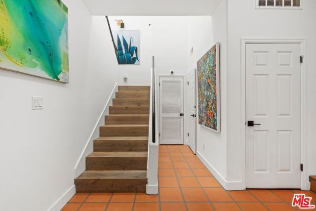 6435 Zumirez Drive 10, Malibu, CA 90265