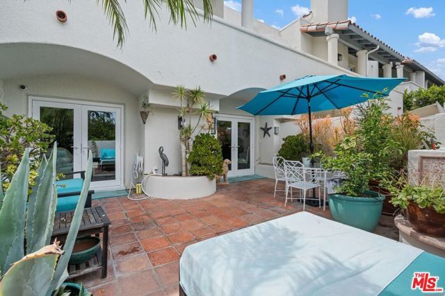 6435 Zumirez Drive 10, Malibu, CA 90265