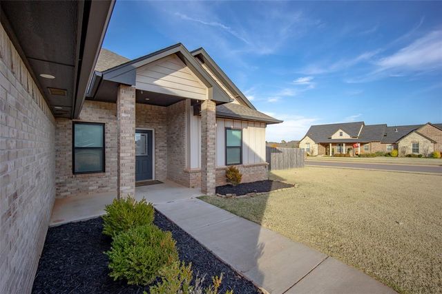 577 Megan Lane, Blanchard, OK 73010