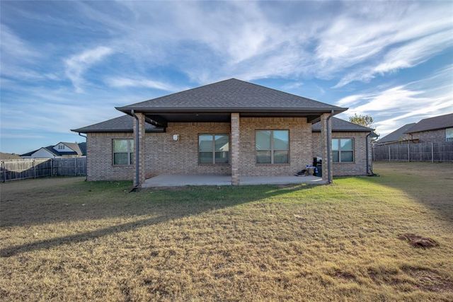 577 Megan Lane, Blanchard, OK 73010