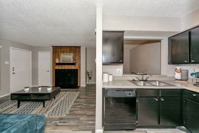 500 E Loop 820 1114, Fort Worth, TX 76112
