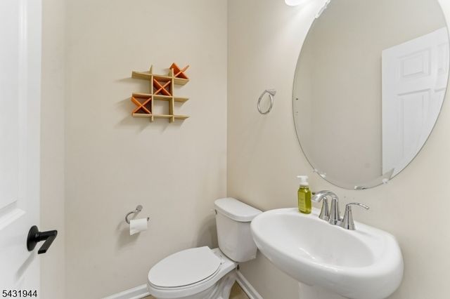 1 Haralson Ct, Livingston Twp., NJ 07039
