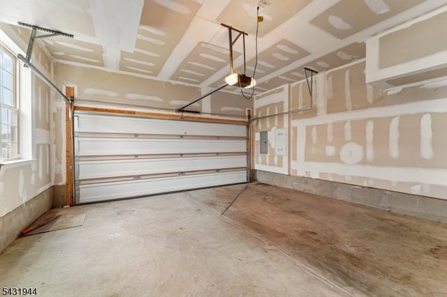 1 Haralson Ct, Livingston Twp., NJ 07039