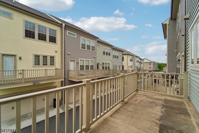 1 Haralson Ct, Livingston Twp., NJ 07039