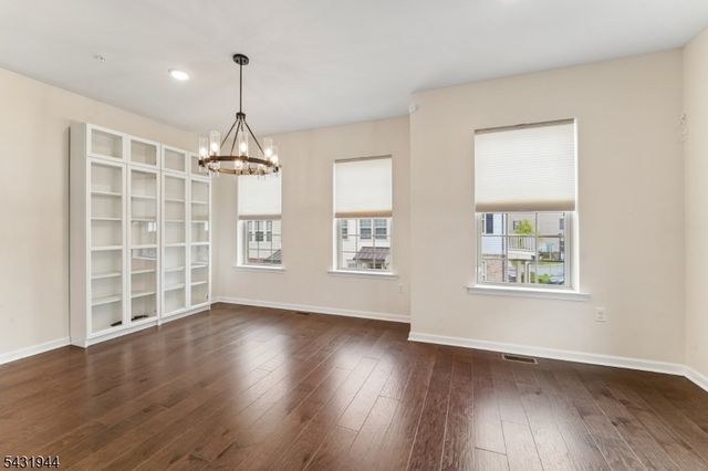 1 Haralson Ct, Livingston Twp., NJ 07039