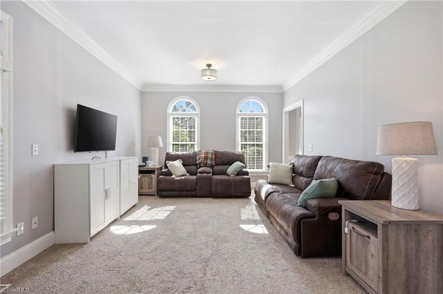 3718 Squirewood Drive, Clemmons, NC 27012