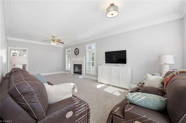 3718 Squirewood Drive, Clemmons, NC 27012