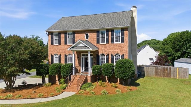 3718 Squirewood Drive, Clemmons, NC 27012