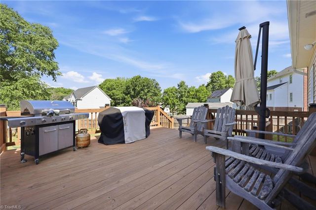 3718 Squirewood Drive, Clemmons, NC 27012