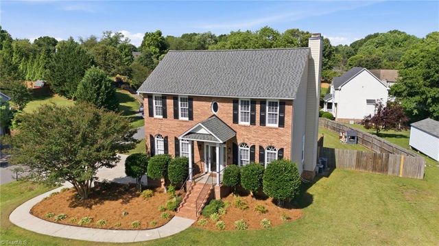 3718 Squirewood Drive, Clemmons, NC 27012