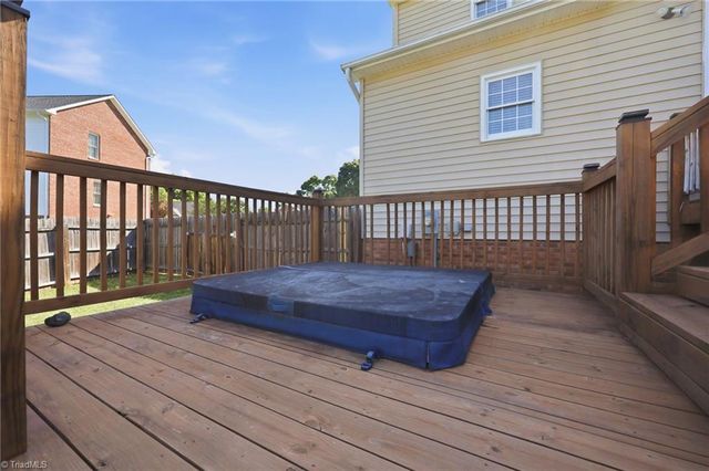 3718 Squirewood Drive, Clemmons, NC 27012
