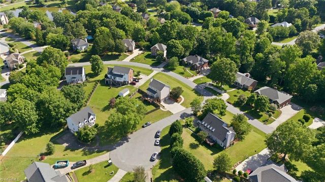 3718 Squirewood Drive, Clemmons, NC 27012