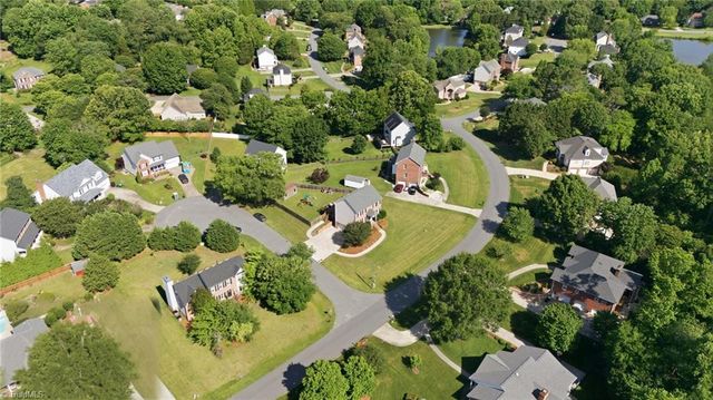3718 Squirewood Drive, Clemmons, NC 27012