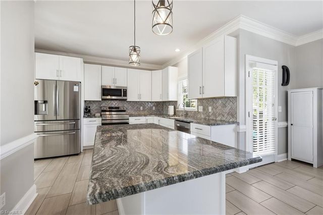 3718 Squirewood Drive, Clemmons, NC 27012