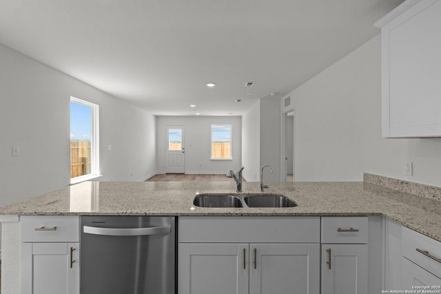 1319 Vallarta Centro, Converse, TX 78109