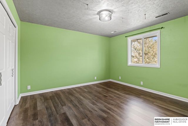 648 S 214th Street, Omaha, NE 68022